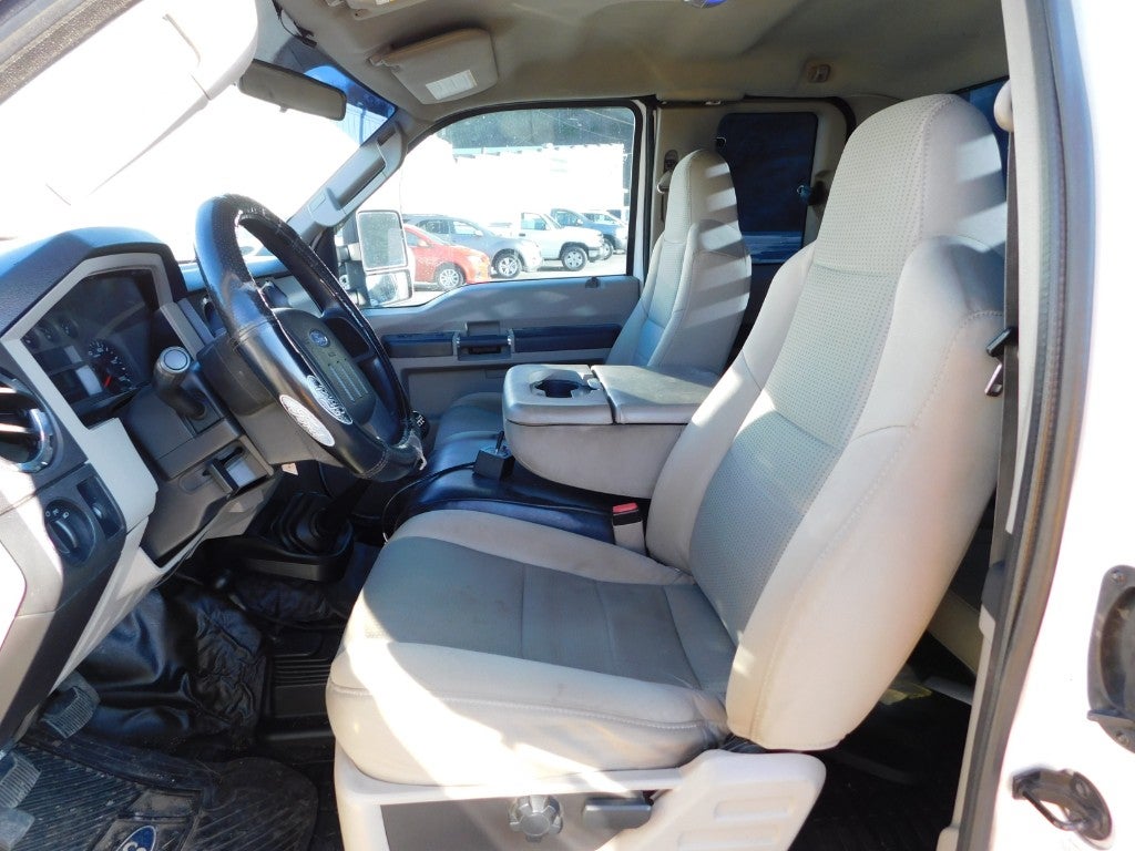 2008 Ford Super Duty F-350 DRW XL