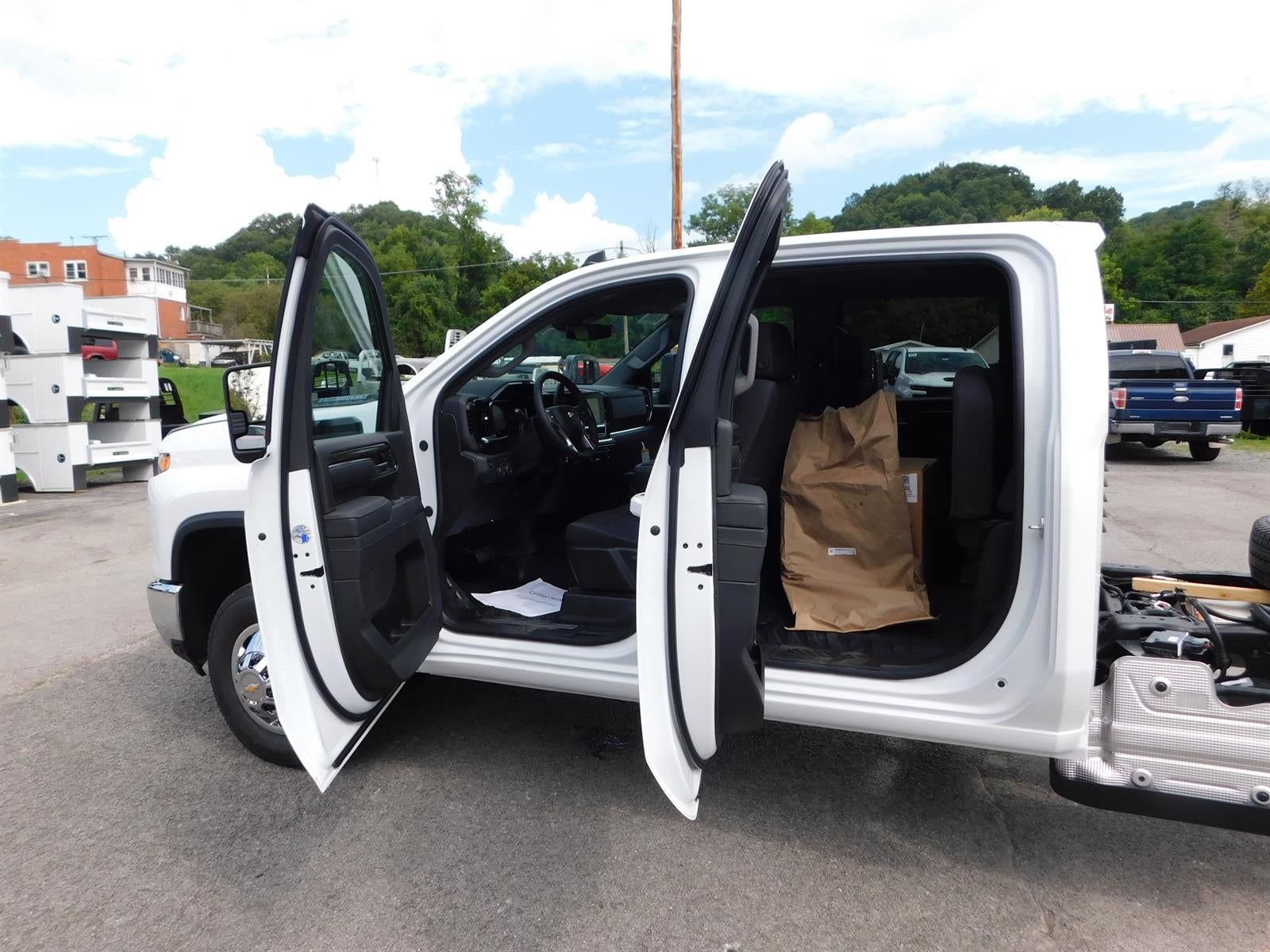 2026 Chevrolet Silverado 3500 HD Chassis Cab LT