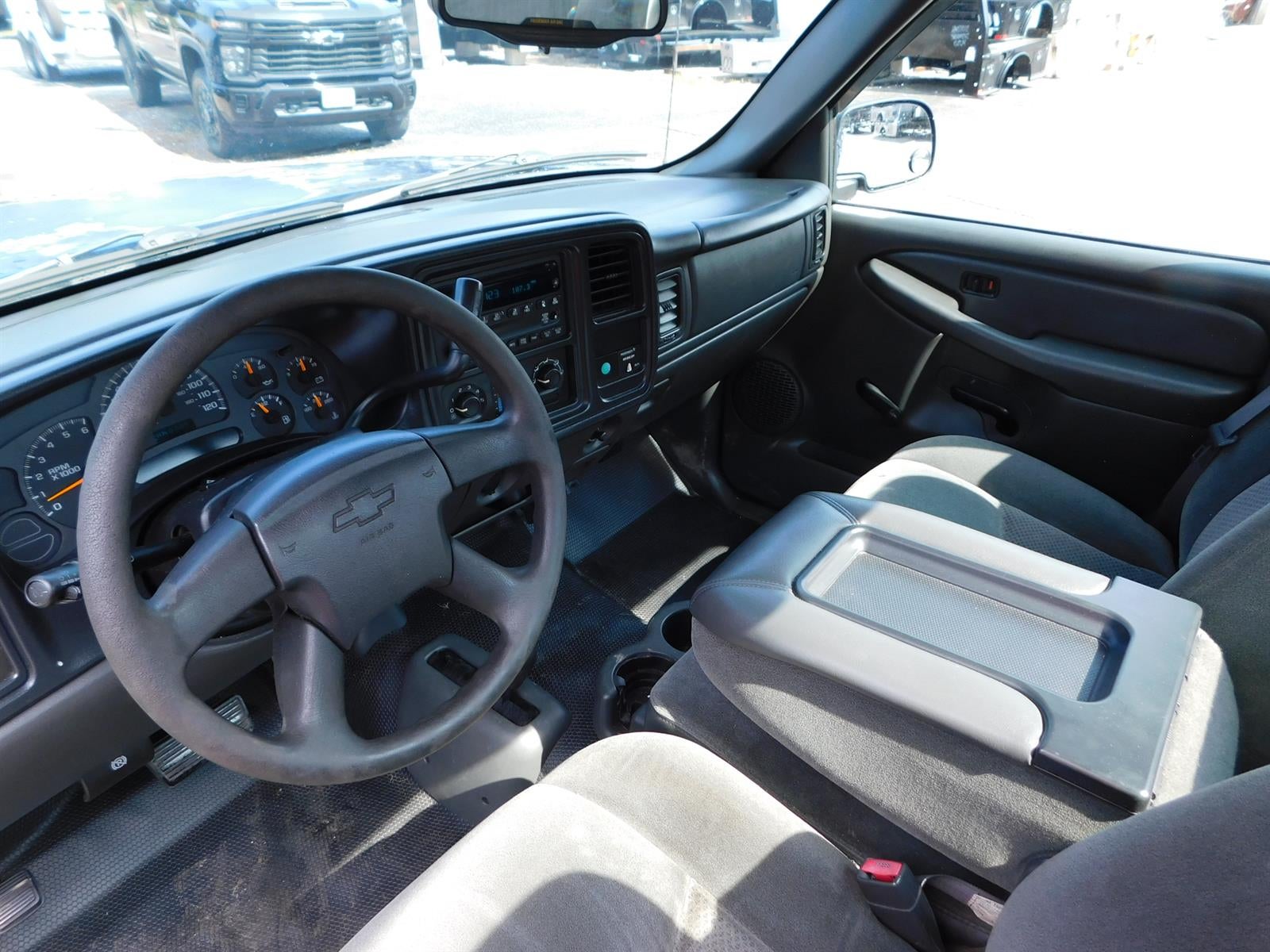 2004 Chevrolet Silverado 1500 Base