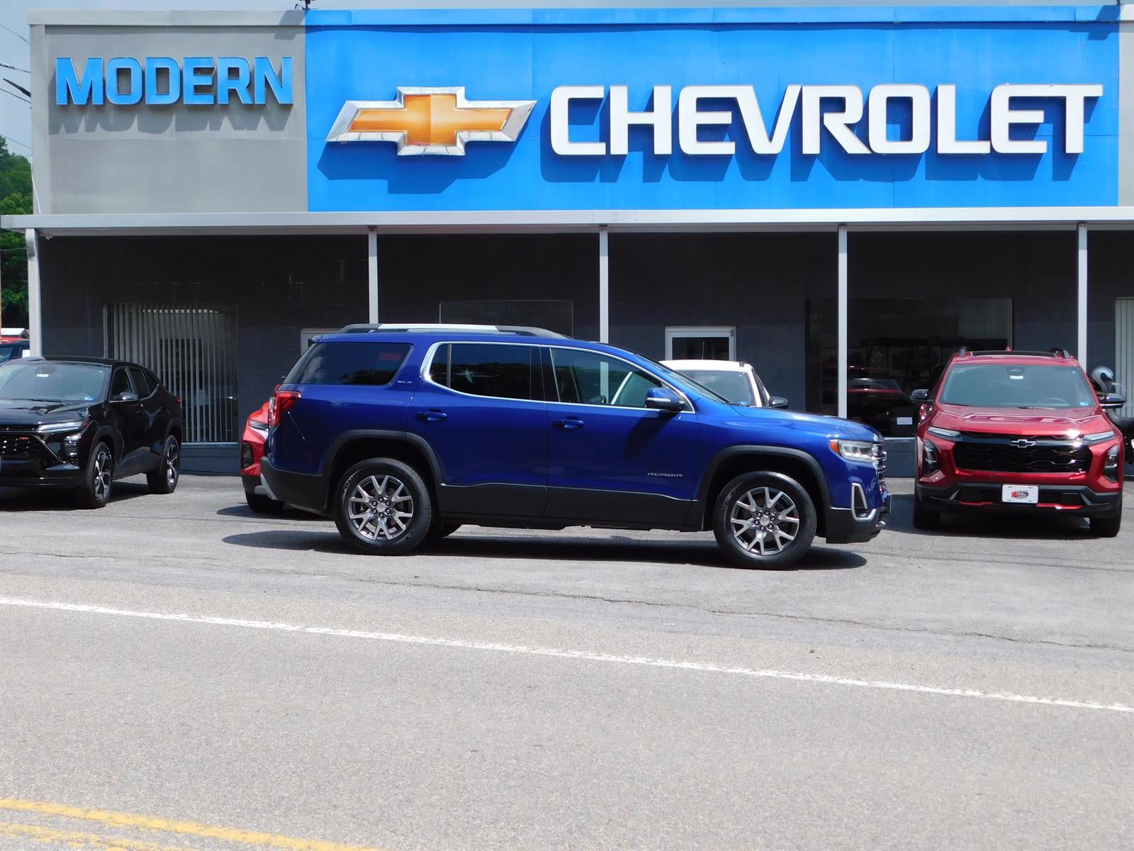 2023 GMC Acadia SLT