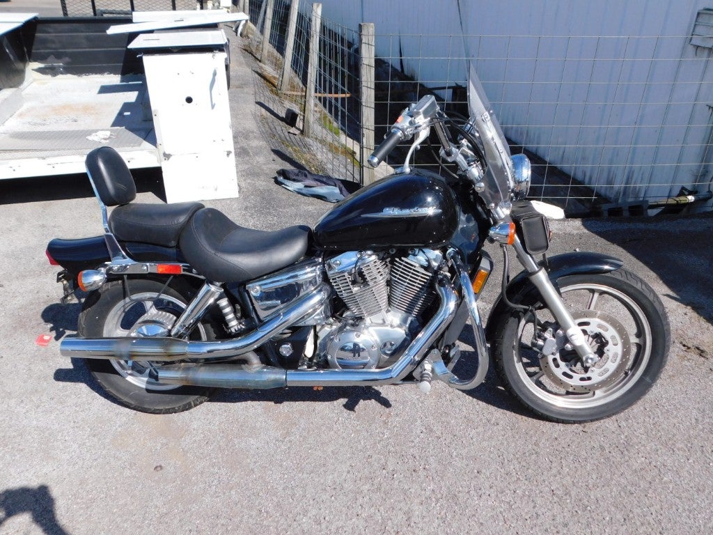 2005 Honda VT1100C Base