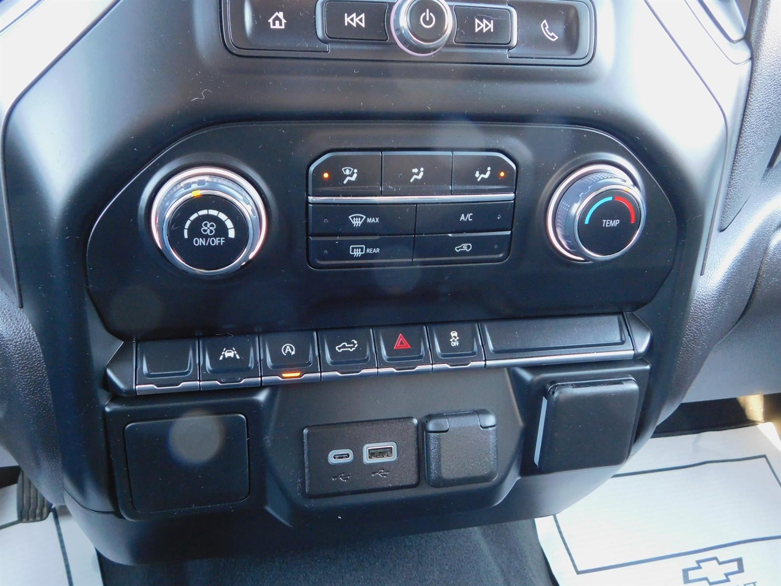 2024 Chevrolet Silverado 1500 Custom