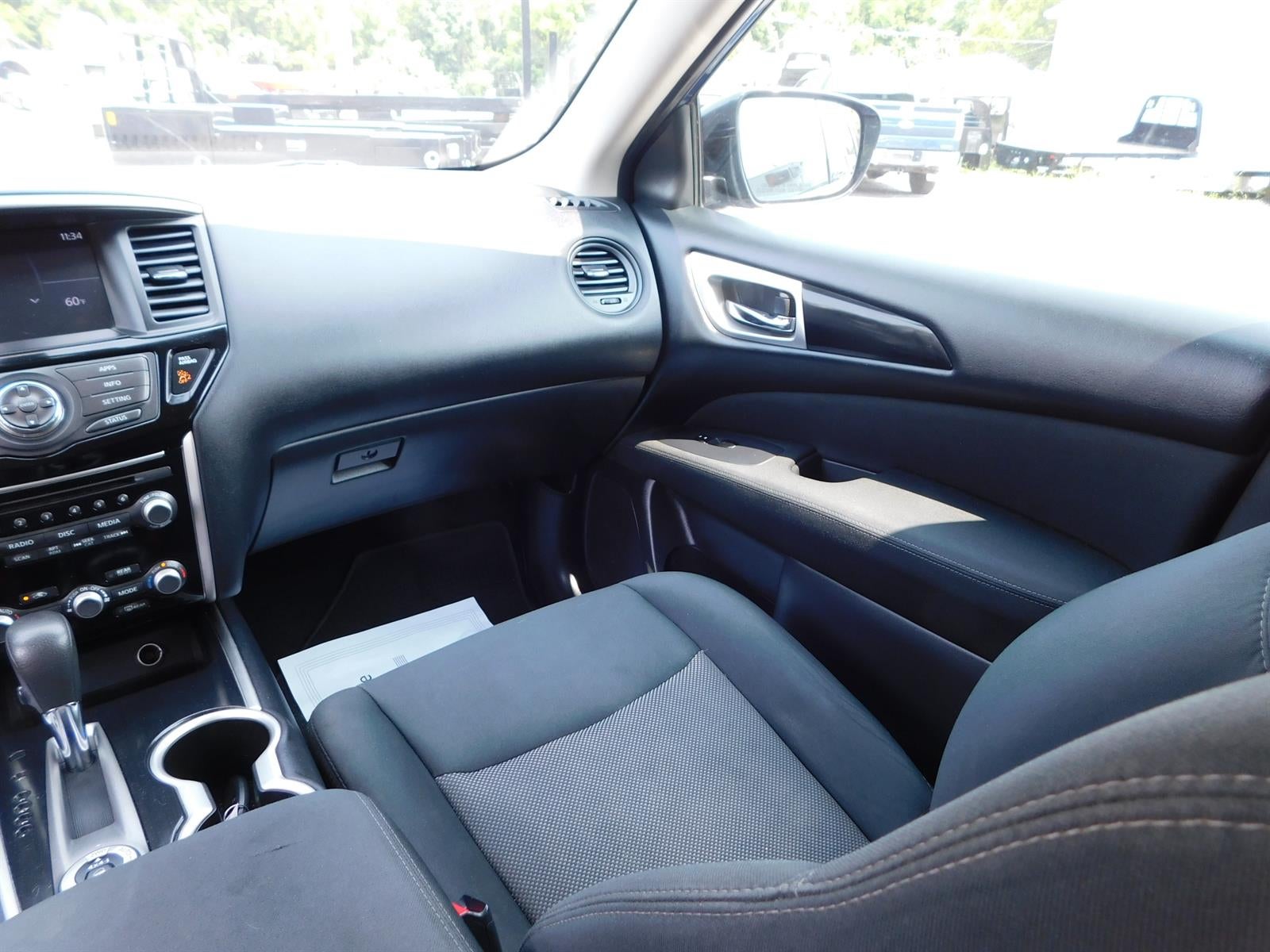2017 Nissan Pathfinder S